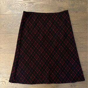 Women’s size XL black and red knit A-line skirt